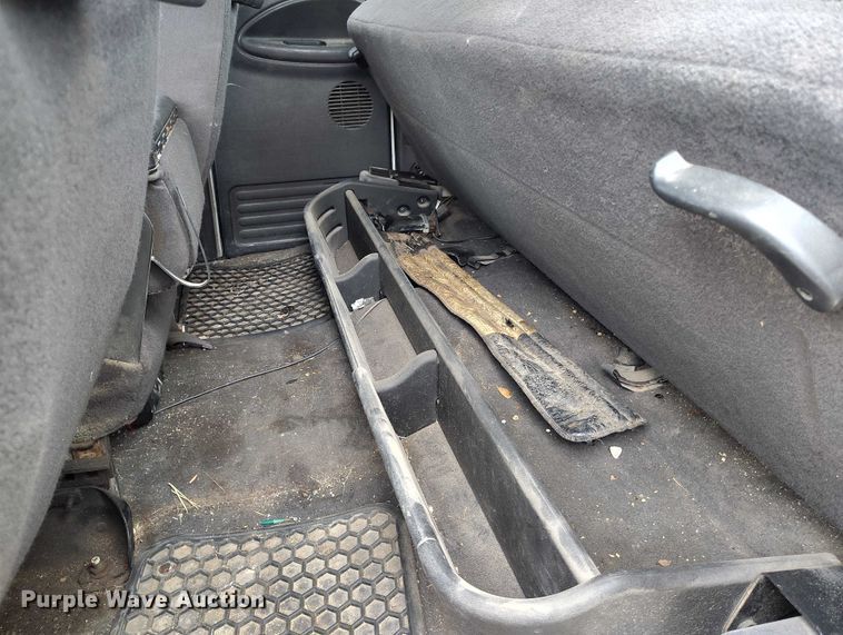 image for item IH9393 2001 Dodge Ram 2500 Ext. Cab pickup truck