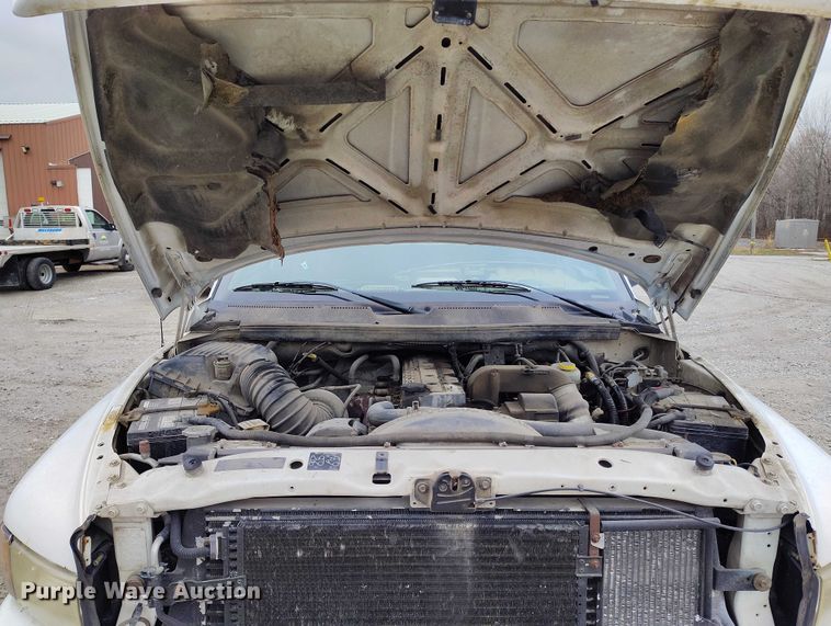 image for item IH9393 2001 Dodge Ram 2500 Ext. Cab pickup truck