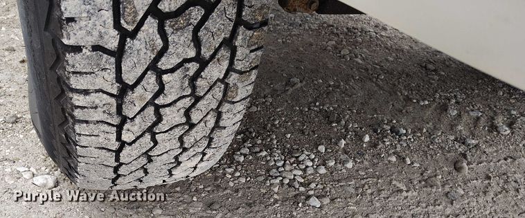 image for item IH9393 2001 Dodge Ram 2500 Ext. Cab pickup truck