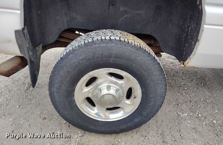 image for item IH9393 2001 Dodge Ram 2500 Ext. Cab pickup truck