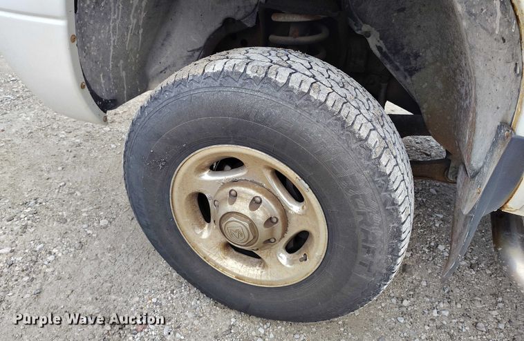 image for item IH9393 2001 Dodge Ram 2500 Ext. Cab pickup truck