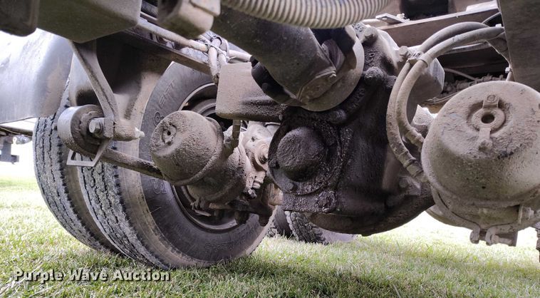 image for item IH9394 2006 Freightliner Columbia semi truck