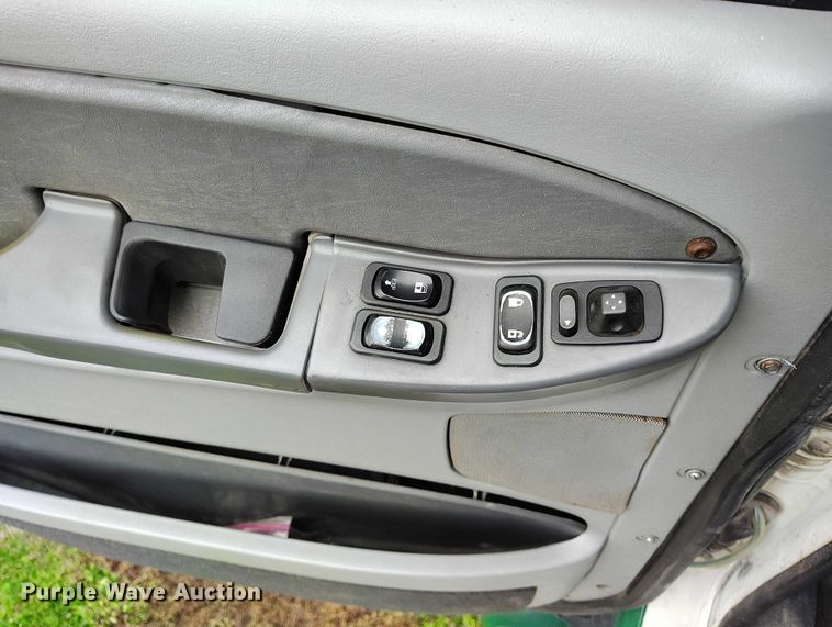 image for item IH9394 2006 Freightliner Columbia semi truck