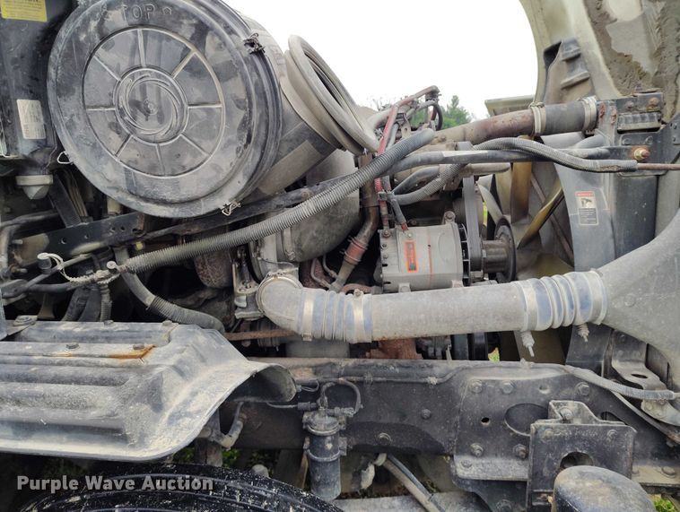 image for item IH9394 2006 Freightliner Columbia semi truck