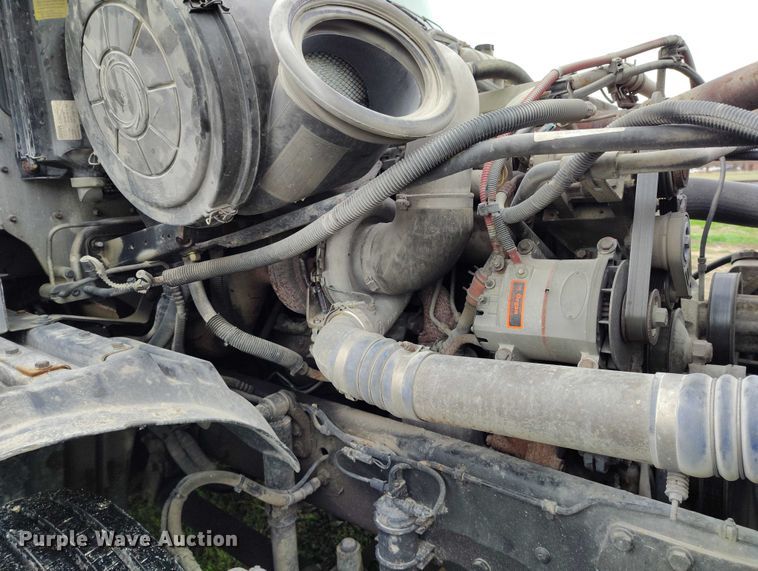 image for item IH9394 2006 Freightliner Columbia semi truck