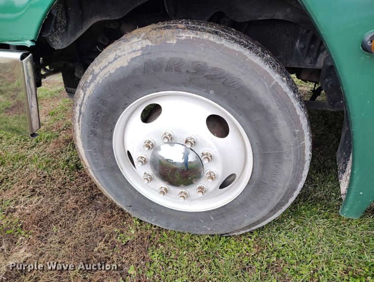 image for item IH9394 2006 Freightliner Columbia semi truck