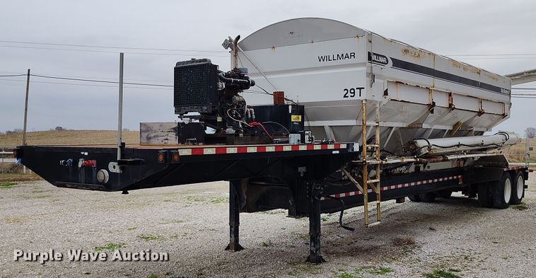image for item IH9399 2014 Willmar Side Shooter 24 fertilizer delivery trailer