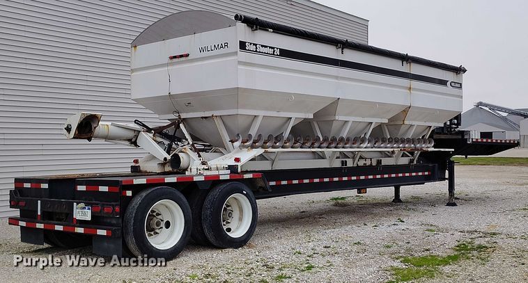 image for item IH9399 2014 Willmar Side Shooter 24 fertilizer delivery trailer