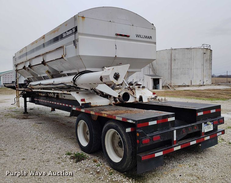 image for item IH9399 2014 Willmar Side Shooter 24 fertilizer delivery trailer