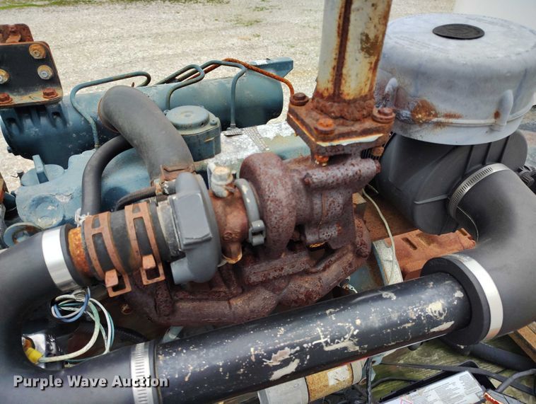 image for item IH9399 2014 Willmar Side Shooter 24 fertilizer delivery trailer