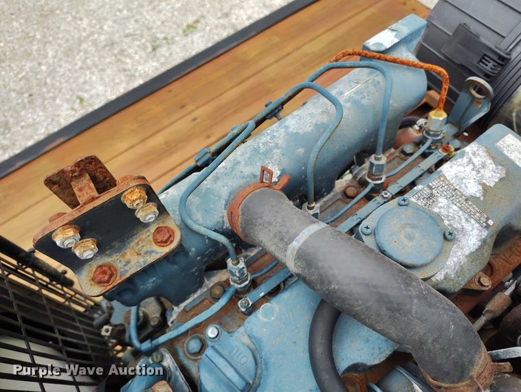 image for item IH9399 2014 Willmar Side Shooter 24 fertilizer delivery trailer