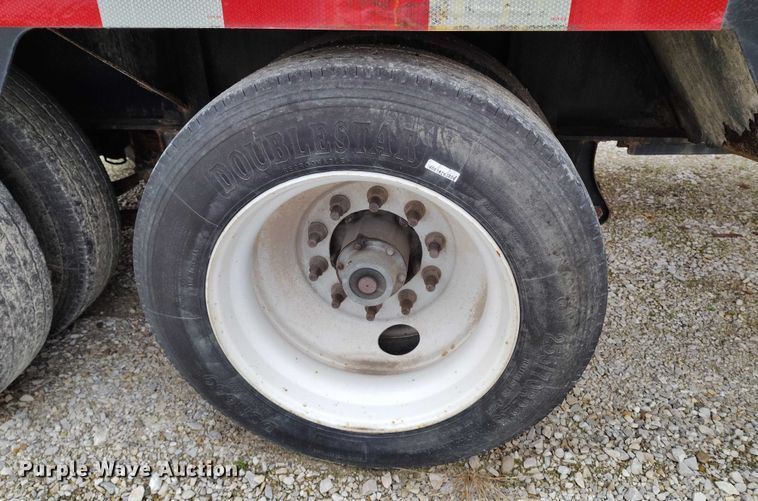 image for item IH9399 2014 Willmar Side Shooter 24 fertilizer delivery trailer