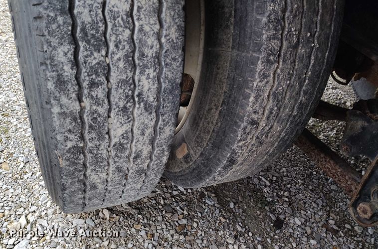 image for item IH9399 2014 Willmar Side Shooter 24 fertilizer delivery trailer