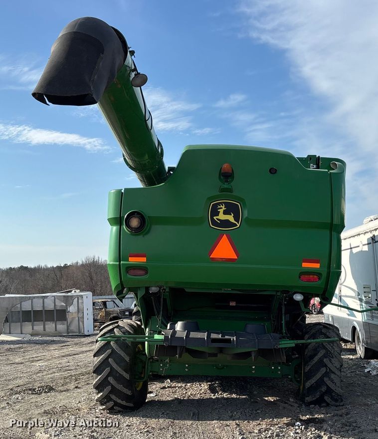 image for item YA1775 2012 John Deere S670 combine