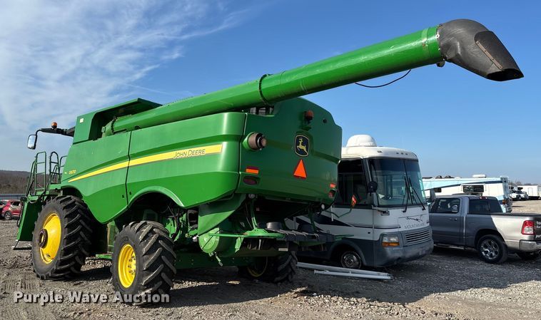 image for item YA1775 2012 John Deere S670 combine