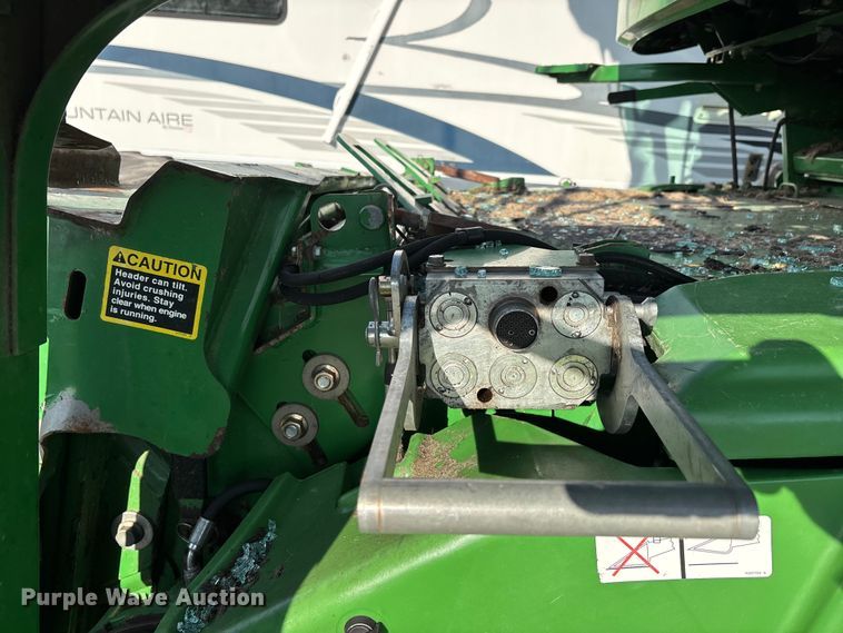 image for item YA1775 2012 John Deere S670 combine