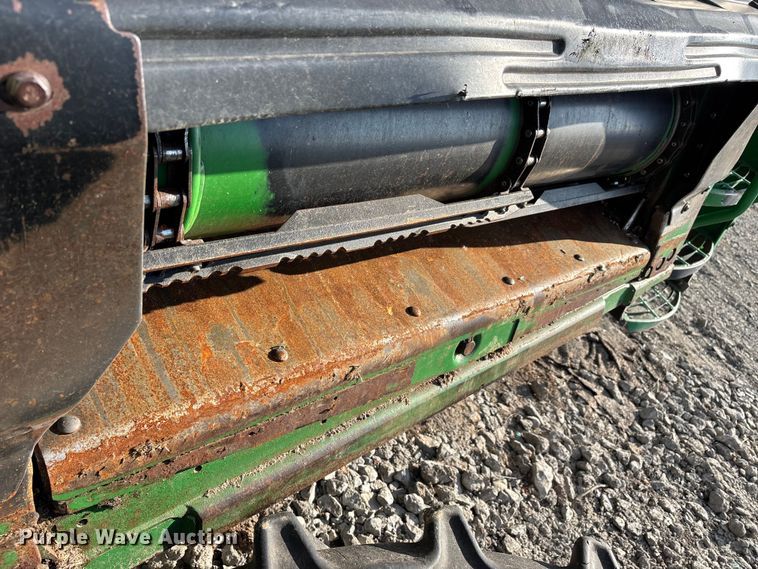 image for item YA1775 2012 John Deere S670 combine