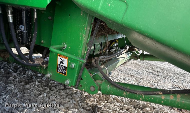 image for item YA1775 2012 John Deere S670 combine