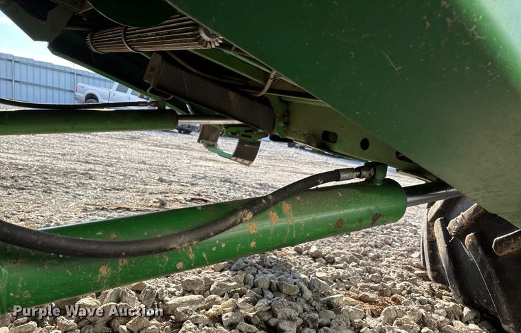 image for item YA1775 2012 John Deere S670 combine