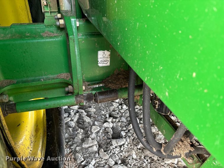 image for item YA1775 2012 John Deere S670 combine