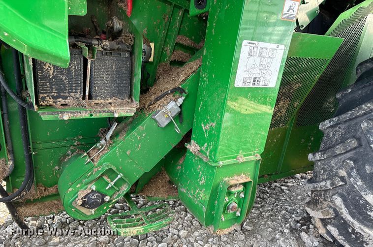 image for item YA1775 2012 John Deere S670 combine