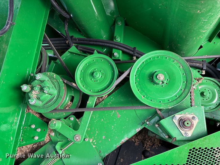 image for item YA1775 2012 John Deere S670 combine