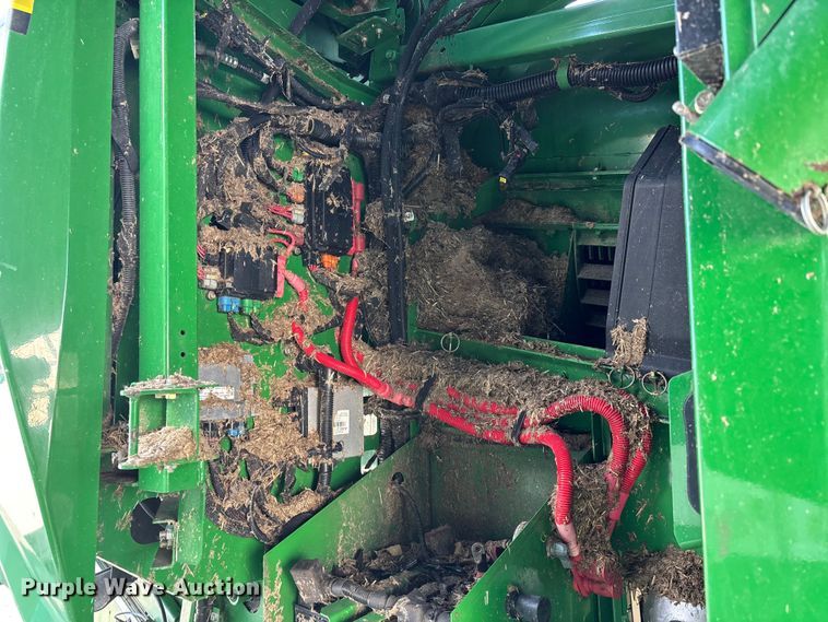 image for item YA1775 2012 John Deere S670 combine