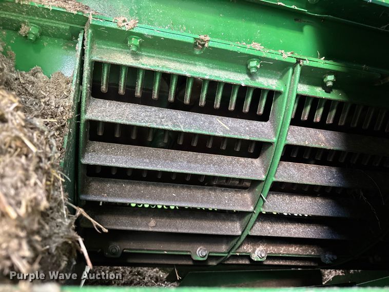 image for item YA1775 2012 John Deere S670 combine