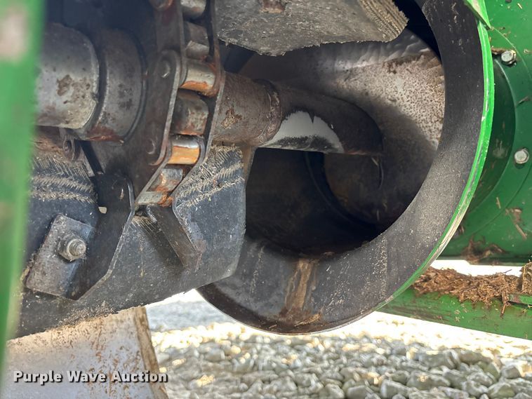 image for item YA1775 2012 John Deere S670 combine