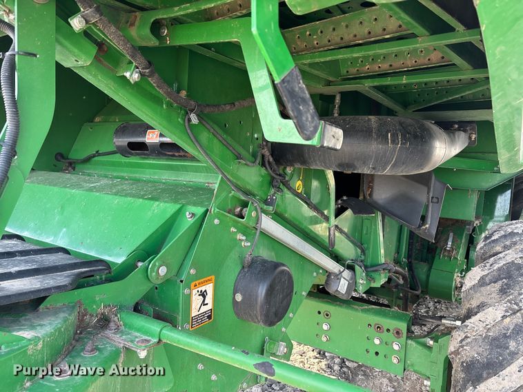 image for item YA1775 2012 John Deere S670 combine