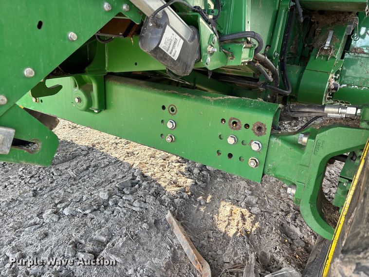 image for item YA1775 2012 John Deere S670 combine