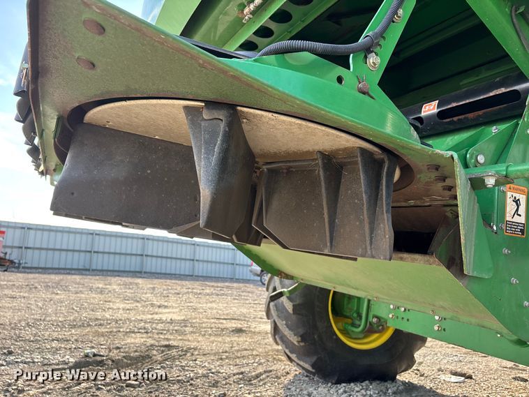 image for item YA1775 2012 John Deere S670 combine