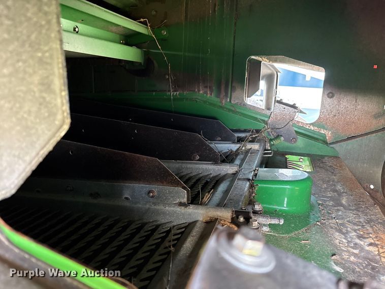 image for item YA1775 2012 John Deere S670 combine