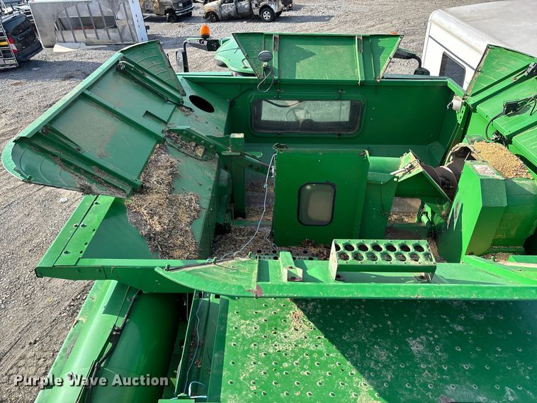image for item YA1775 2012 John Deere S670 combine