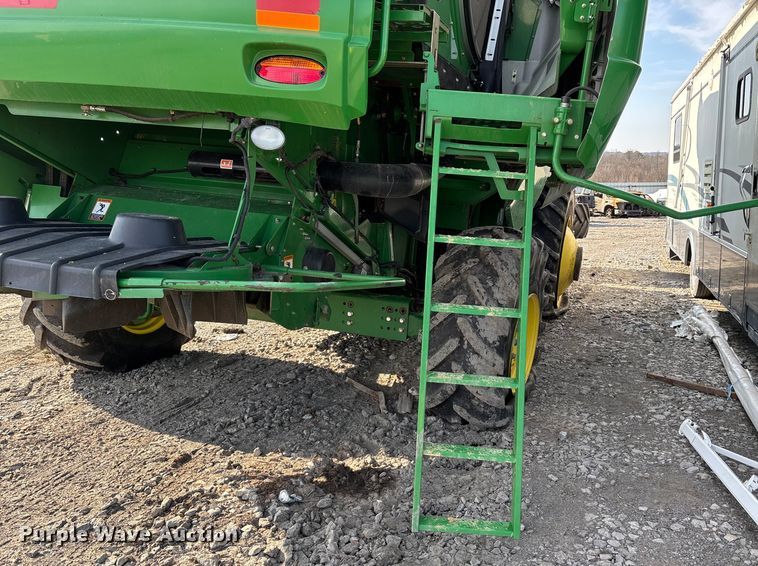image for item YA1775 2012 John Deere S670 combine