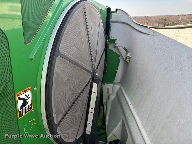 image for item YA1775 2012 John Deere S670 combine