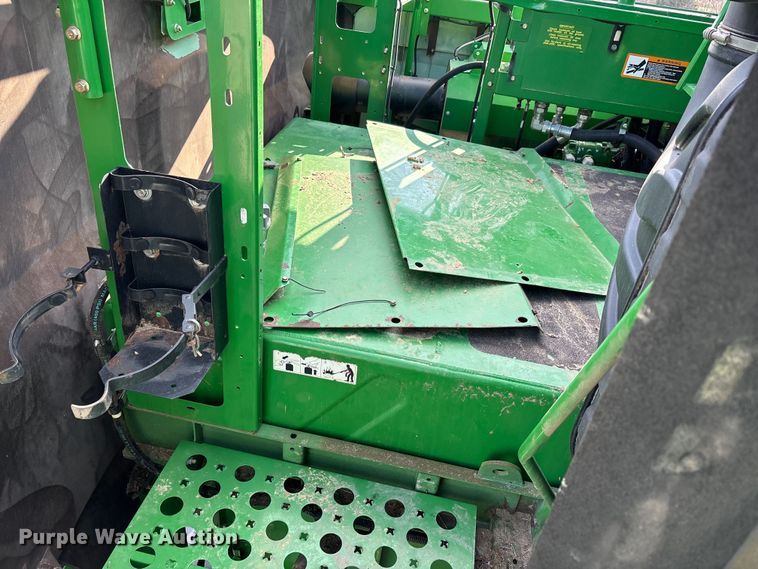 image for item YA1775 2012 John Deere S670 combine