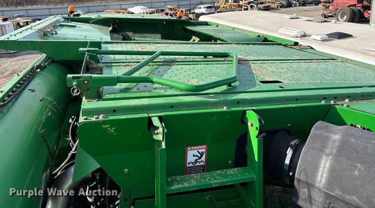 image for item YA1775 2012 John Deere S670 combine