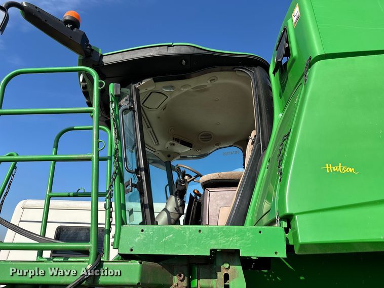 image for item YA1775 2012 John Deere S670 combine