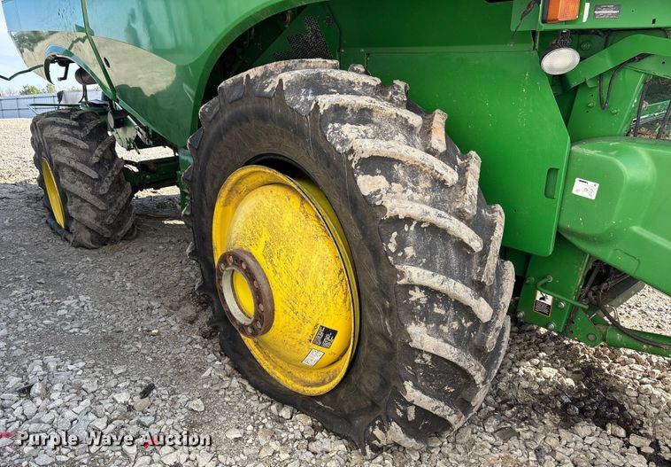 image for item YA1775 2012 John Deere S670 combine