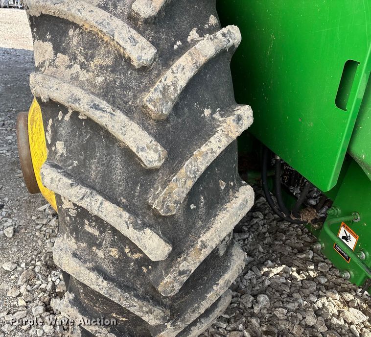 image for item YA1775 2012 John Deere S670 combine