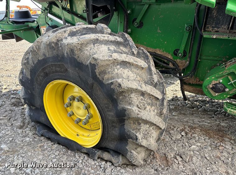 image for item YA1775 2012 John Deere S670 combine