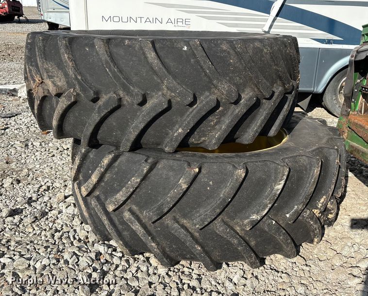 image for item YA1775 2012 John Deere S670 combine