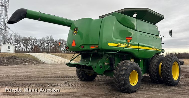 image for item YA1793 2006 John Deere 9760 STS combine