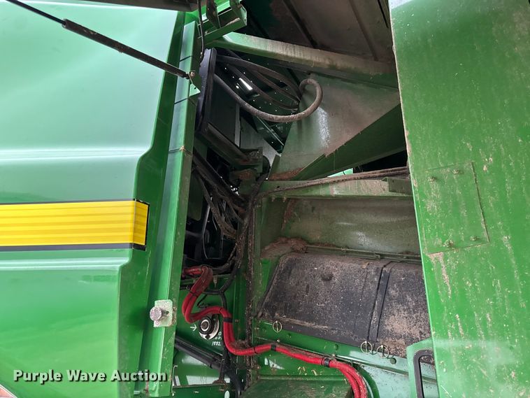 image for item YA1793 2006 John Deere 9760 STS combine