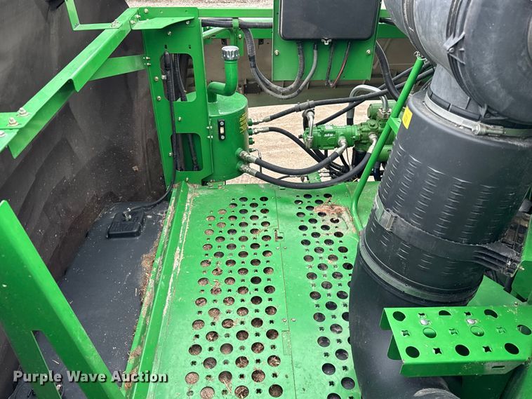 image for item YA1793 2006 John Deere 9760 STS combine