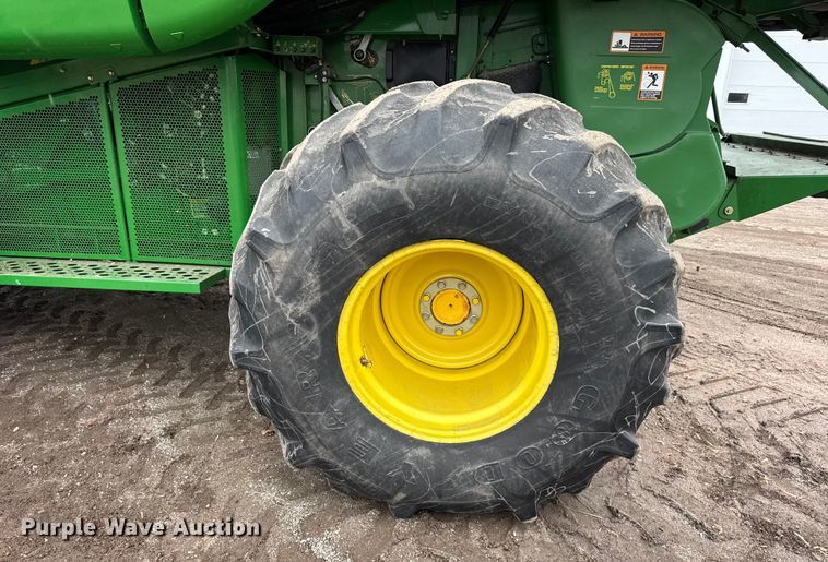 image for item YA1793 2006 John Deere 9760 STS combine