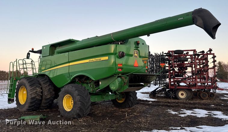 image for item YA1794 2012 John Deere S680S STS combine