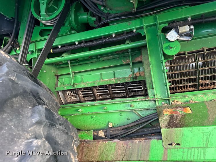 image for item YA1794 2012 John Deere S680S STS combine