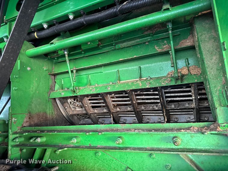 image for item YA1794 2012 John Deere S680S STS combine